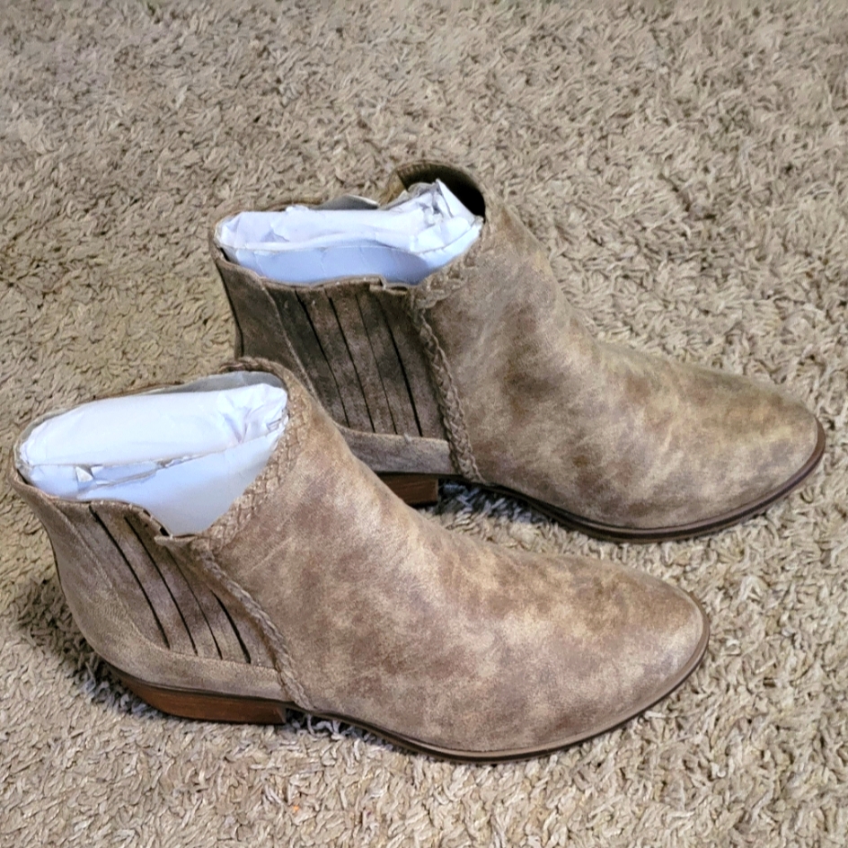 Pull-On Booties